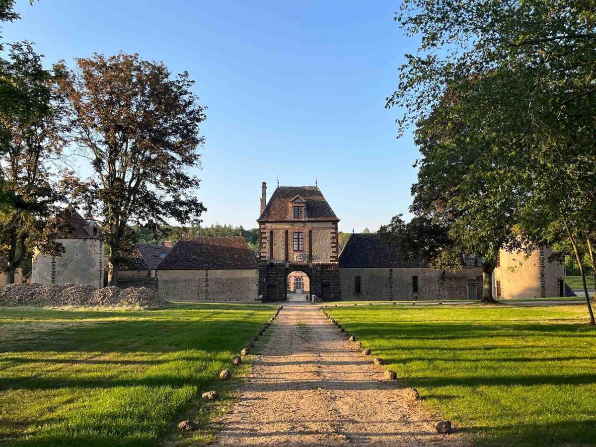 Chateau De La Riviere Pontgouin Extérieur photo