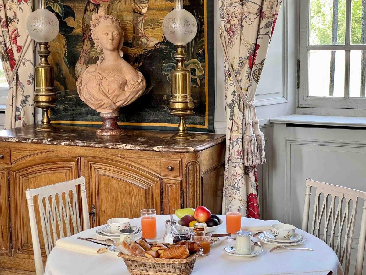 Chateau De La Riviere Pontgouin Extérieur photo